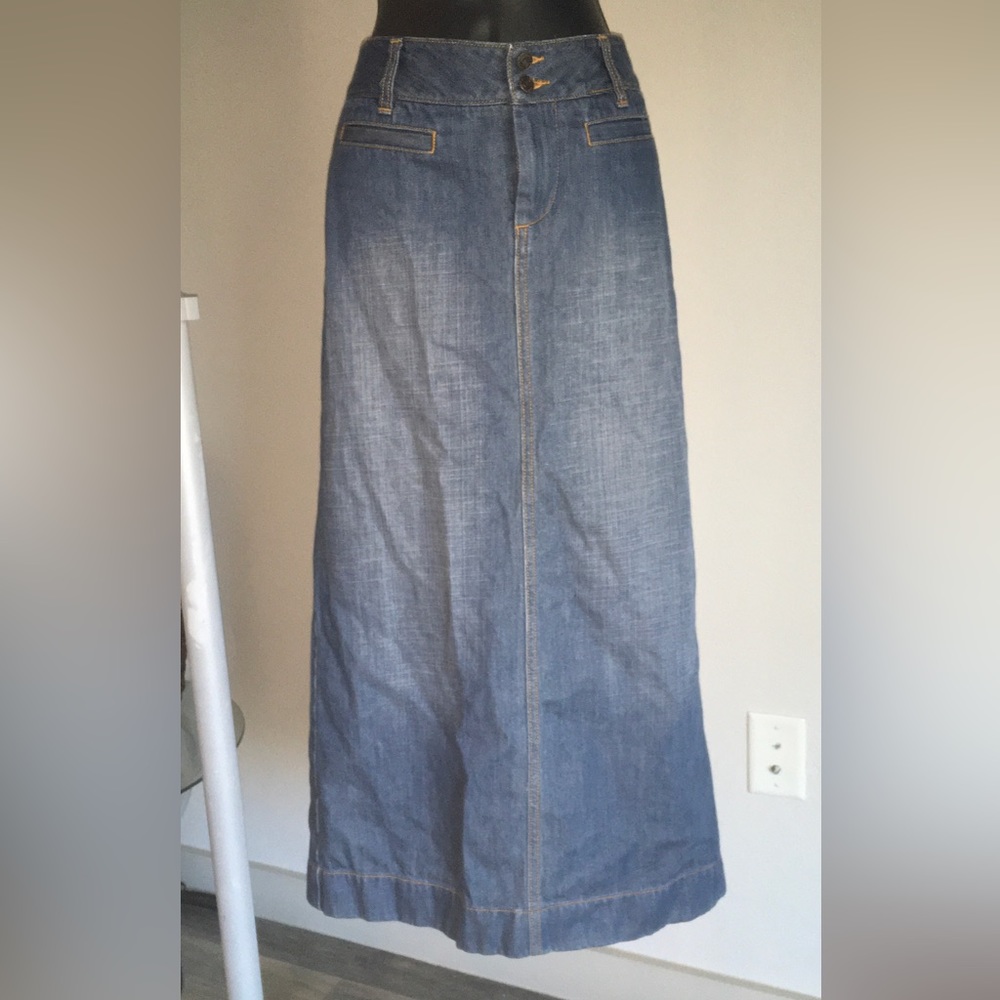 Denim skirt